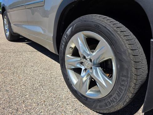 Used 2014 Toyota Highlander Limited Platinum AWD/4WD image 38