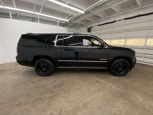 Used 2019 GMC Yukon XL Denali w/ Denali Ultimate Package image 7