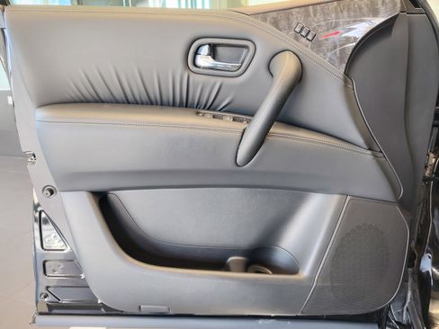 Used 2024 Nissan Armada Platinum w/ Captain's Chairs Package image 31