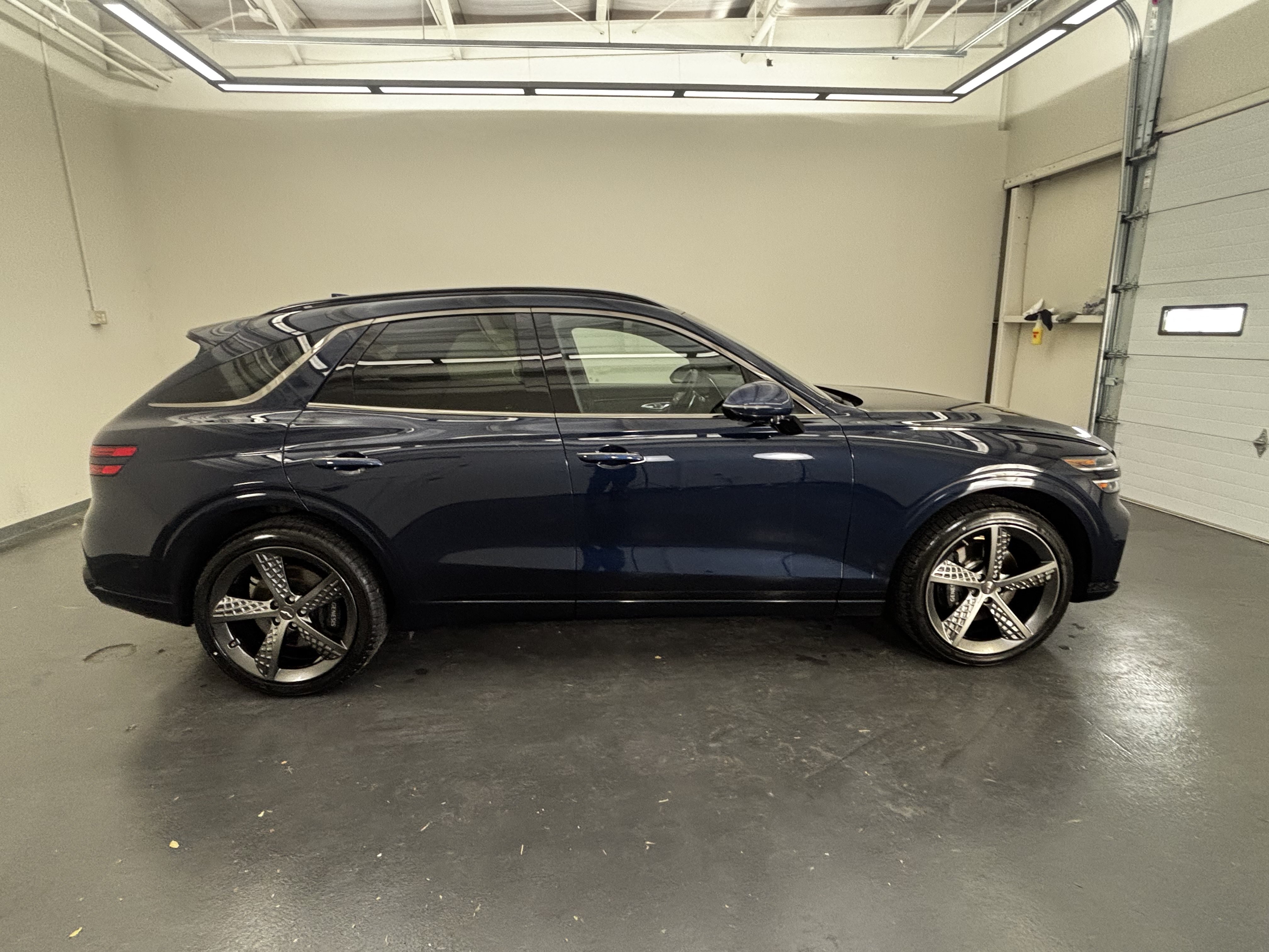 Used 2023 Genesis GV70 3.5T Sport w/ Sport Prestige Package AWD/4WD image 10