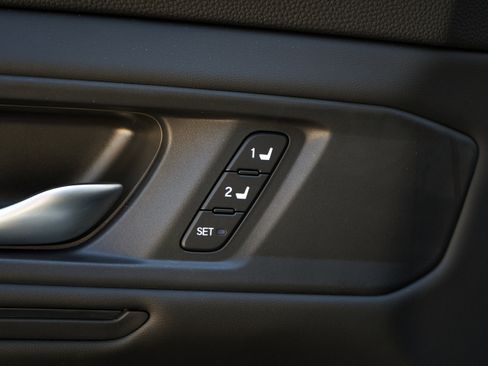 Used 2025 Honda Accord Sport image 40