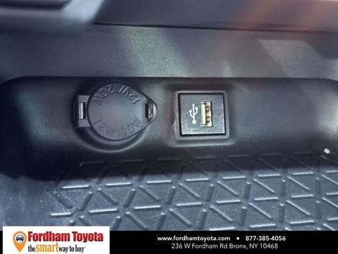 Used 2023 Toyota RAV4 LE AWD/4WD image 25