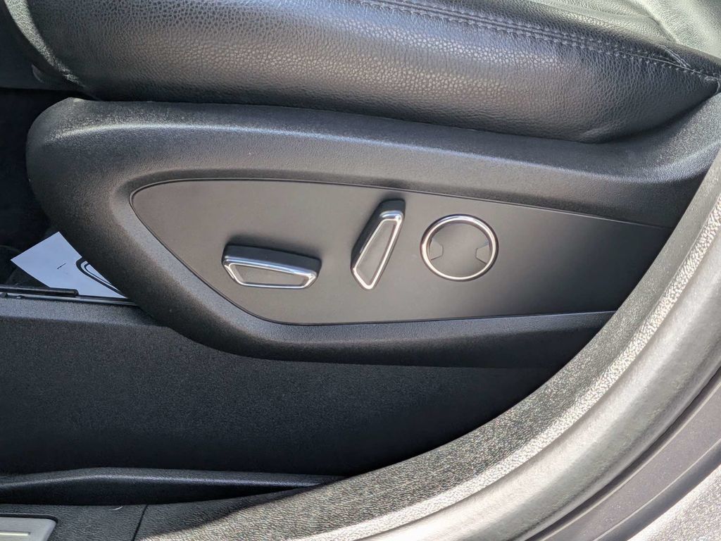 Used 2023 Lincoln Nautilus AWD w/ Premium Package image 19