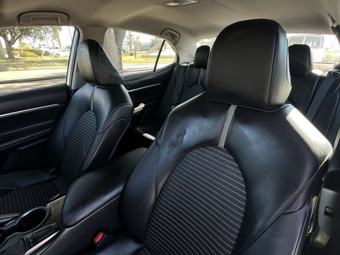 Used 2024 Toyota Camry SE image 20