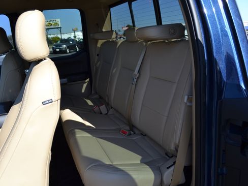 Used 2017 Ford F150 Lariat w/ Equipment Group 502A Luxury image 33