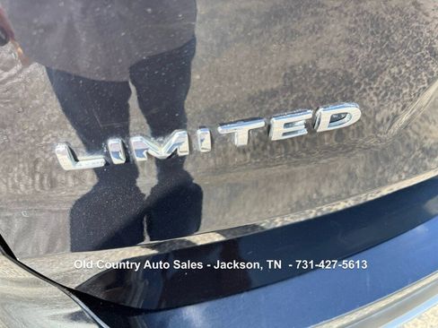 Used 2016 Ford Explorer XLT w/ Equipment Group 202A image 7