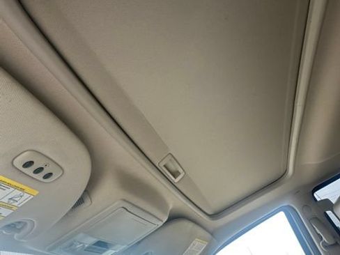Used 2017 Lincoln Navigator L Select RWD image 16
