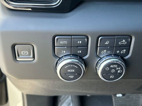 Used 2023 GMC Sierra 1500 AT4X w/ AT4X AEV Edition AWD/4WD image 18