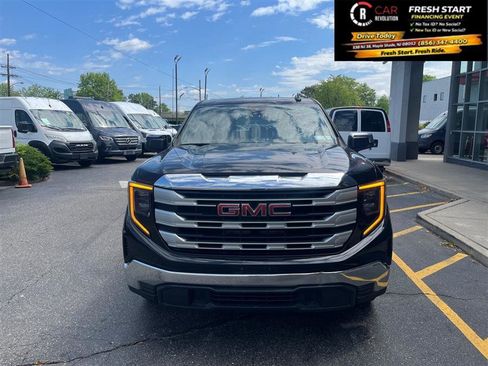 Used 2024 GMC Sierra 1500 SLE RWD image 3