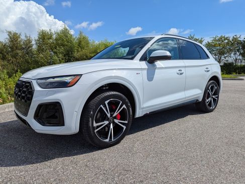 Certified 2025 Audi Q5 Prestige image 8