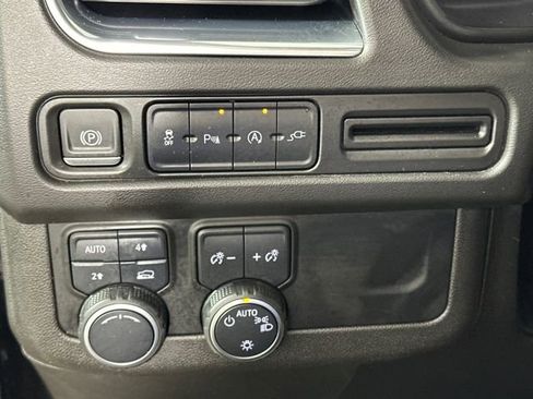 Used 2021 Chevrolet Suburban LS image 19