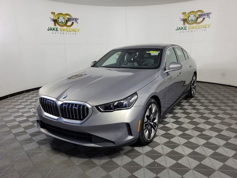 Certified 2026 BMW 540i xDrive AWD/4WD image 3