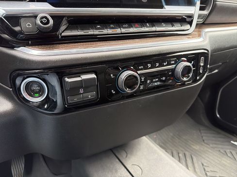 Used 2023 Chevrolet Silverado 1500 RST AWD/4WD image 17