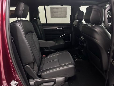 New 2026 Jeep Grand Wagoneer Limited AWD/4WD image 17