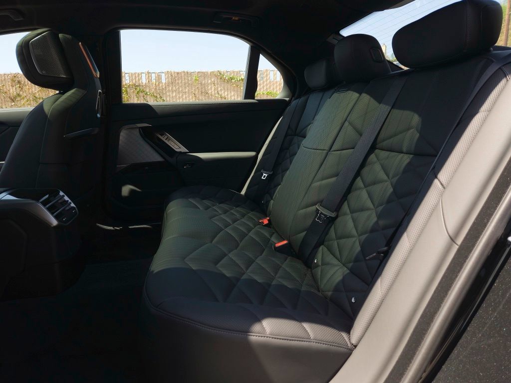 New 2027 BMW 740i w/ M Sport Package RWD image 8