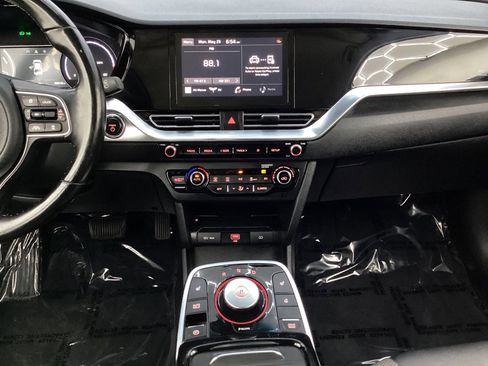 Used 2022 Kia Niro EX w/ Cold Weather Package FWD image 28