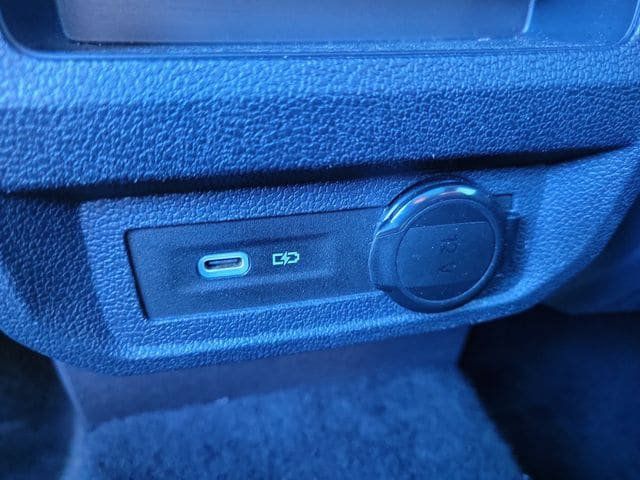 Certified 2022 Volkswagen Tiguan SE R-Line FWD image 13