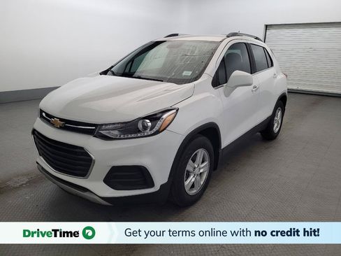 Used 2018 Chevrolet Trax LT w/ Driver Confidence Package FWD image 1