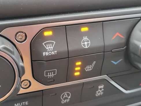 Used 2020 Jeep Gladiator Rubicon w/ Advanced Safety Group image 8