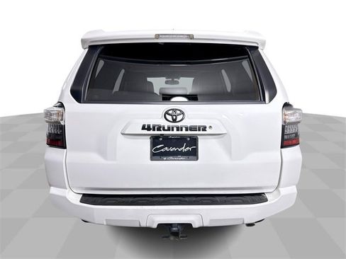 Used 2018 Toyota 4Runner SR5 image 7