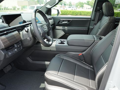 New 2025 GMC Sierra EV Denali image 10