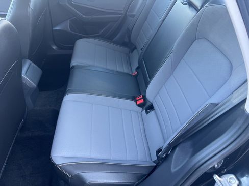 Used 2025 Volkswagen Jetta SE image 11