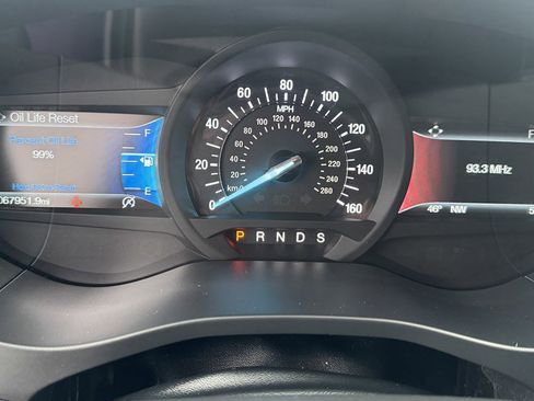 Used 2018 Ford Fusion SE w/ Fusion SE Technology Package image 18