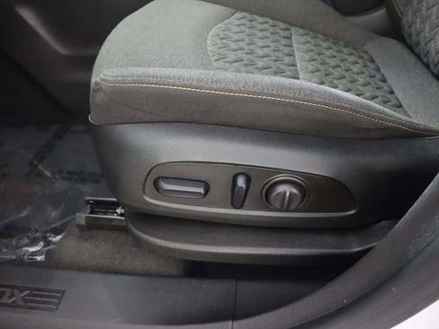 Used 2023 Chevrolet Equinox LT image 30