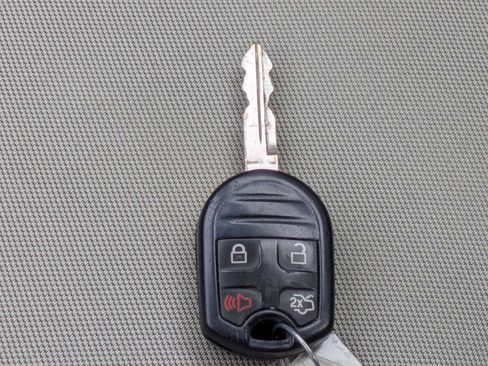 Used 2017 Ford Taurus SE FWD image 29