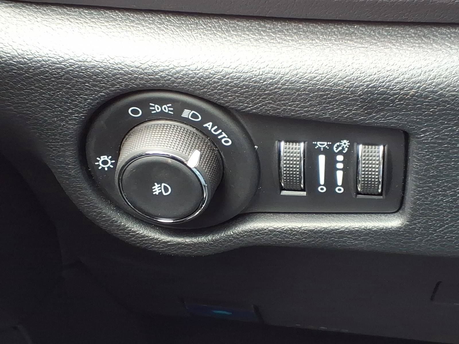 Used 2025 Chrysler Pacifica Select FWD image 38