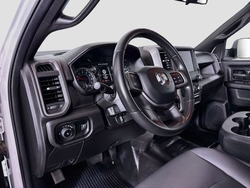 Used 2022 RAM 2500 Tradesman w/ Chrome Appearance Group AWD/4WD image 9