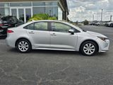 Used 2022 Toyota Corolla LE image 3
