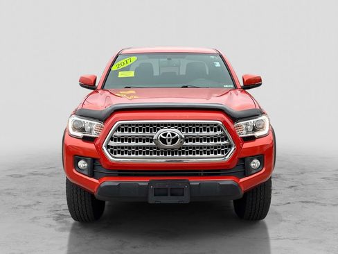 Used 2017 Toyota Tacoma TRD Off-Road w/ Tow Package (A/T) AWD/4WD image 2