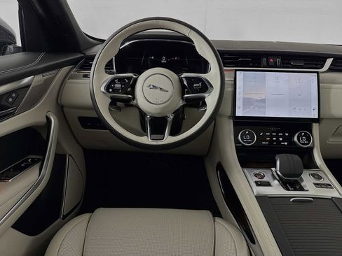 New 2026 Jaguar F-PACE R-Dynamic S image 22