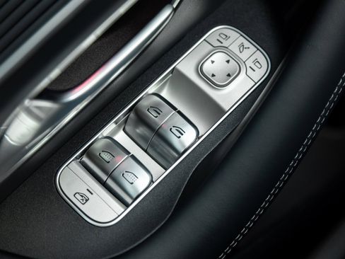 Used 2025 Mercedes-Benz GLS 63 AMG 4MATIC image 21