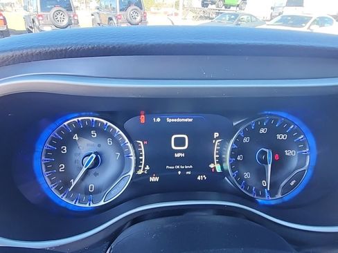 New 2026 Chrysler Pacifica Select FWD image 10
