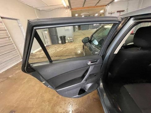 Used 2012 MAZDA MAZDA3 i Touring image 24