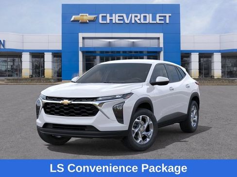 New 2026 Chevrolet Trax LS w/ LS Convenience Package FWD image 7