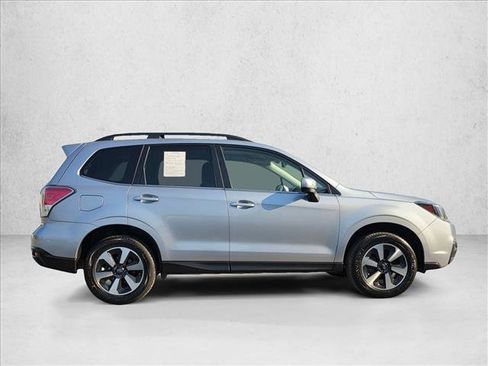 Used 2018 Subaru Forester 2.5i Limited AWD/4WD image 6