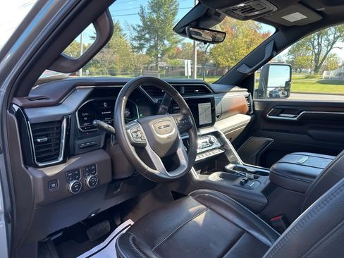 Used 2024 GMC Sierra 2500 Denali w/ Technology Package image 29