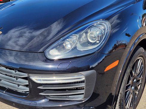 Used 2016 Porsche Cayenne GTS image 8