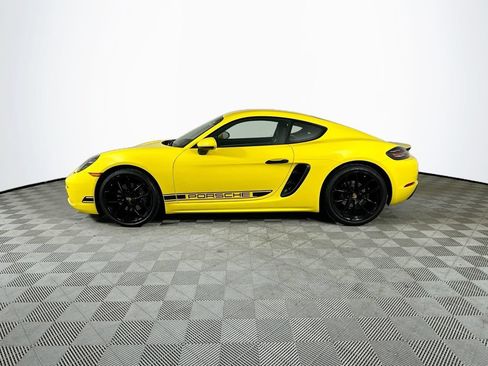 Used 2025 Porsche 718 Cayman RWD image 4