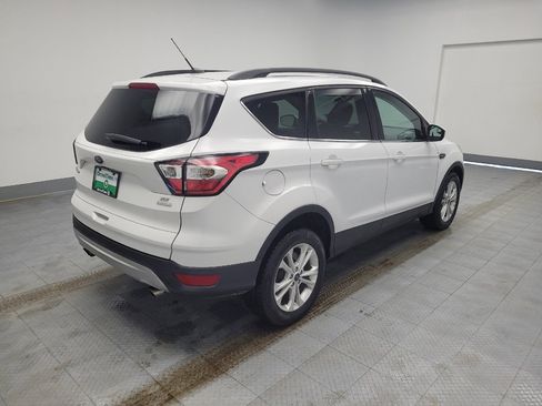 Used 2018 Ford Escape SE image 9