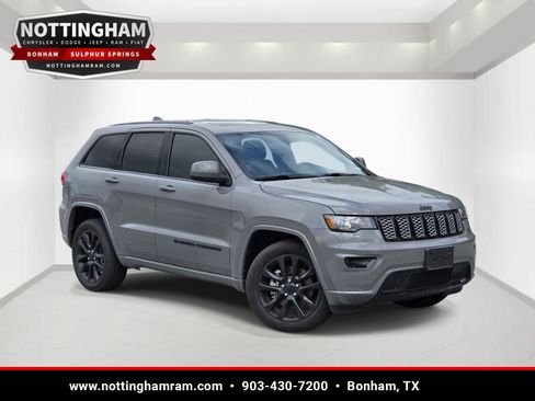 Used 2022 Jeep Grand Cherokee Laredo X RWD image 1