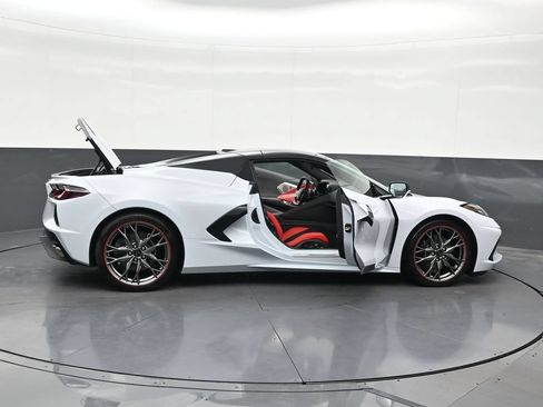 Used 2024 Chevrolet Corvette Stingray Preferred Conv w/ Battery Protection Package RWD image 32