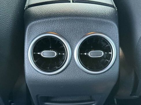 Used 2025 Mercedes-Benz GLB 250 GLB 250 4D Sport Utility 4MATI image 16