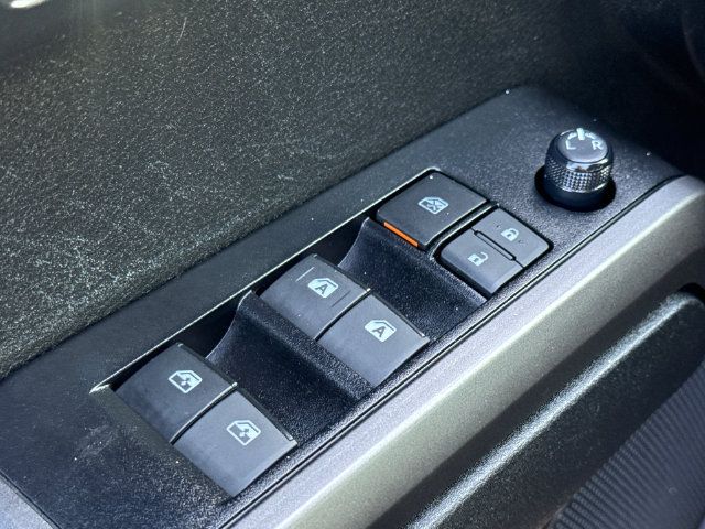 Used 2023 Toyota Tacoma TRD Off-Road AWD/4WD image 19