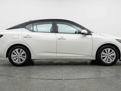 Used 2025 Nissan Sentra S FWD image 11