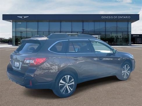 Used 2019 Subaru Outback 2.5i Limited w/ Popular Package #2 image 4