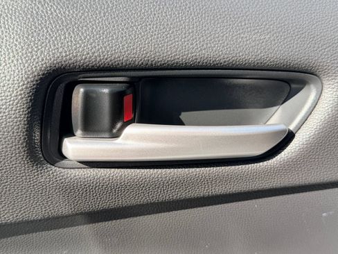 Used 2025 Toyota Corolla SE FWD image 18